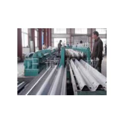 質(zhì)量好的三波護(hù)欄板機(jī)組哪里買，南通護(hù)欄板機(jī)