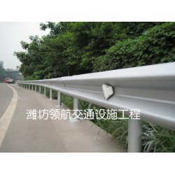 【包您滿(mǎn)意】濰坊護(hù)欄廠家@道路護(hù)欄廠家?濰坊道路隔離欄@濰坊橋梁護(hù)欄？濰坊波形護(hù)欄？歡迎您致電！