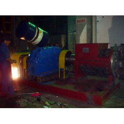 ?？谀睦镉泄?yīng)專業(yè)的膠包攪碎機(jī)，價(jià)位合理的膠包攪碎機(jī)
