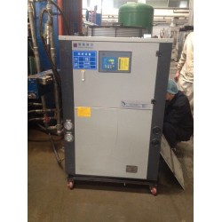 BS風(fēng)冷式冷水機(jī)，上海水冷式冷水機(jī)，BSL螺桿式冷水機(jī)