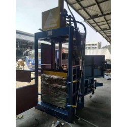 30-80噸立式廢紙打包機(jī)編織袋打包機(jī)四開(kāi)門自動(dòng)推包打包機(jī)