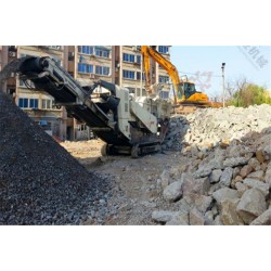 時(shí)產(chǎn)200T移動破碎站建筑垃圾專用輪胎式破碎設(shè)備