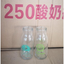 廠家直供玻璃瓶，牛奶瓶